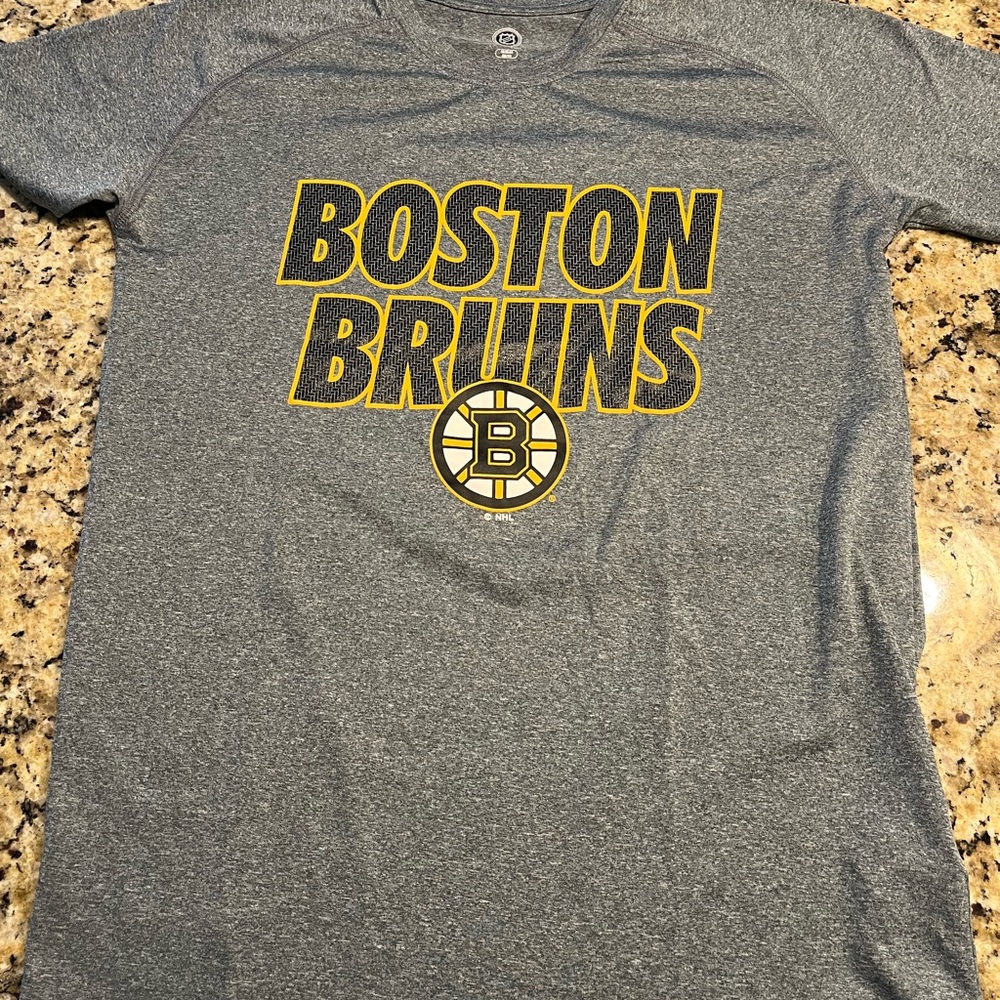 Men’s medium dry fit Boston Bruins tee shirt
